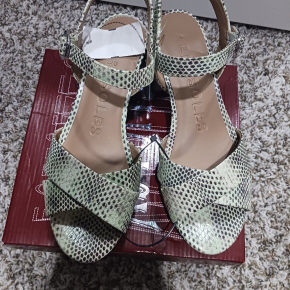 Green snake print sandals - Picture 2 of 3